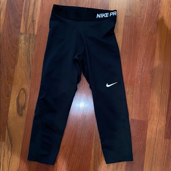 Nike Pants - Nike pro cropped legging high rise